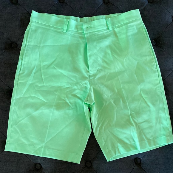 34 Walter Hagen green golf shorts - Picture 1 of 3